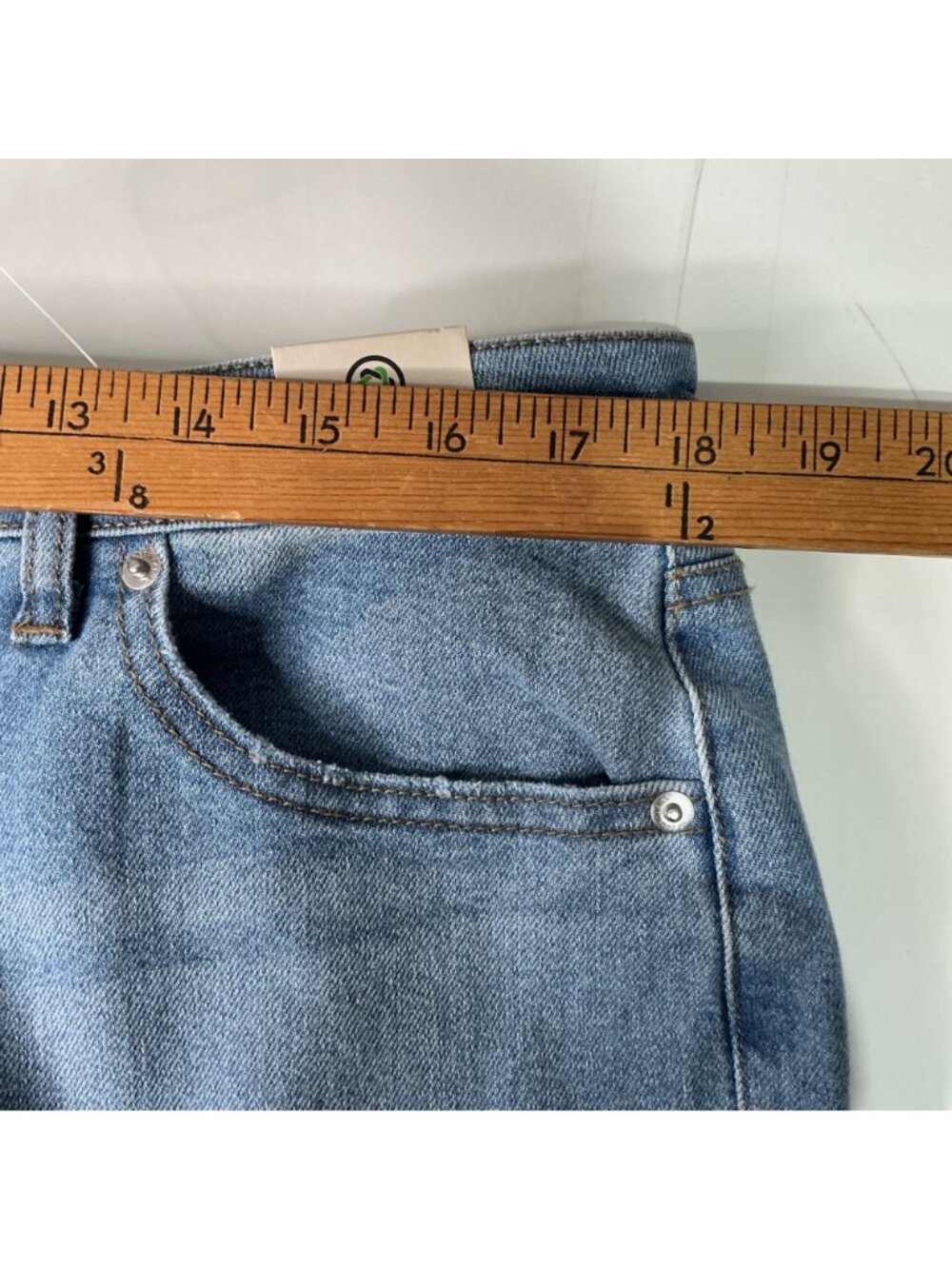No Boundaries Jean Woman's Mid Rise Relax Flare Boot Cut Nobu Size 14 Light Wash - Picture 6 of 9